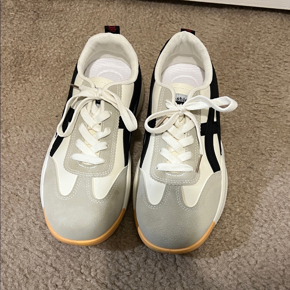 NWOT J'aoior Women’s Retro Fashion Shoes